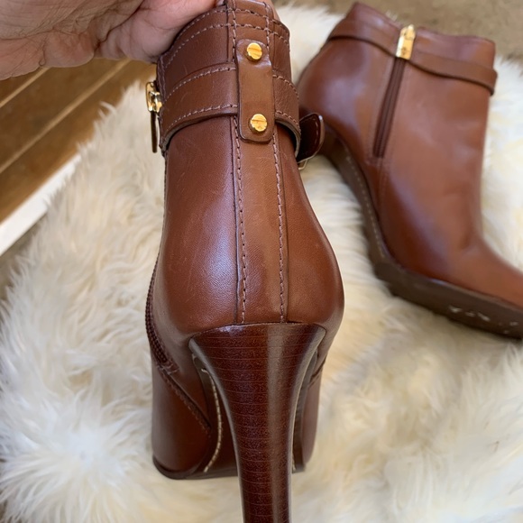 Tory Burch Bristol bootie. - Picture 4 of 6